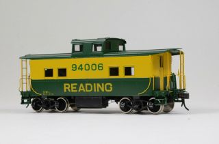 O Scale 2 Rail Brass Omi " Northeastern " Style Caboose In Reading Two Tone Paint