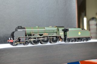 Hornby R3635 Br Lord Nelson Class 4 - 6 - 0 30863 Steam Engine