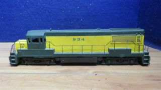 O Scale Chicago And Northwestern U25b Two Rail Cast Diesel Shell Powered 596607