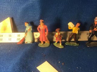 Standard Guage Figures,  City / Train Station Theme,  9 Figures,  All Metal.