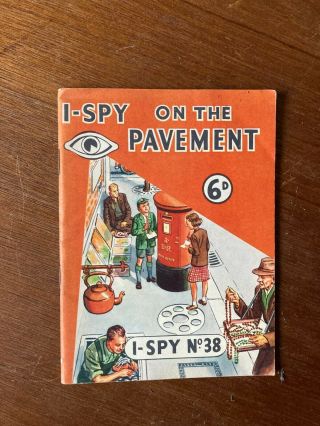 Rare 1950s Vintage News Chronicle I - Spy On The Pavement 6d.  Book No.  38.