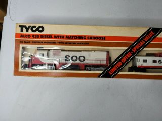 Vintage Ho Model Trains Tyco Alco 4301 Soo 430 Diesel & Caboose