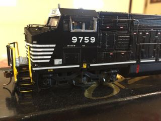 Ho Scale Norfolk Southern Custom Paint And Decaled Locomotive Dash 8 - 40cw