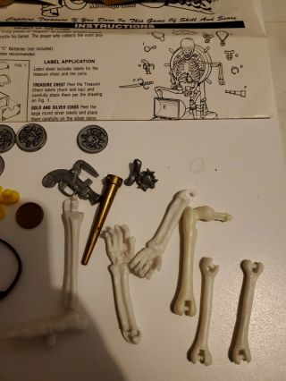 Rattle Me Bones IDEAL pirate skeleton motorized game parts 1989 NOT COMPLETE 3