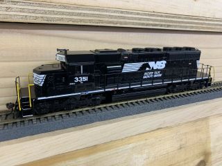 Athearn Rtr Ho Scale Norfolk Southern Sd40 - 2 3351 Diesel Locomotive