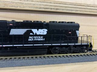Athearn RTR Ho Scale Norfolk Southern SD40 - 2 3351 Diesel Locomotive 3