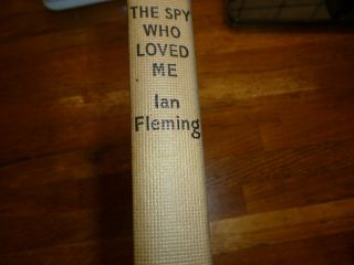 The Spy Who Loved Me - Ian Flemming - James Bond