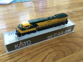 Kato N Scale Locomotive C44 - 9w Cnw