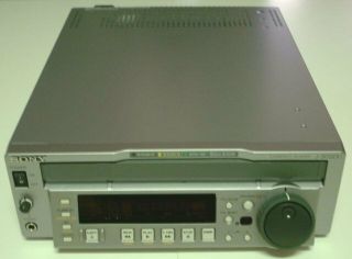 Sony J - 30SDI BETACAM/SP/SX,  MPEG IMX,  Digital BETACAM NTSC/PAL Compact Player LN 2
