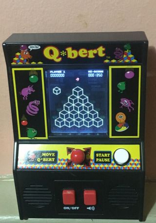 2016 Basic Fun Q Bert Qbert Mini Arcade Classic Video Game 09549 Great