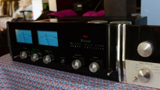 McIntosh MC2505 stereo power amplifier with analog meters 6