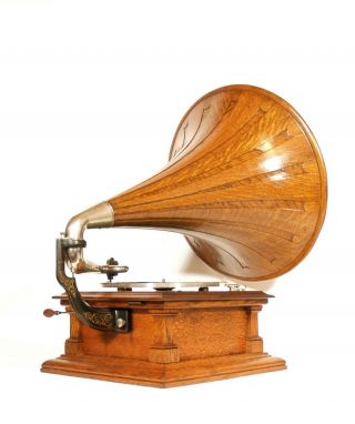 1909 Victor V Phonograph w/Original 22 