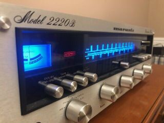 Marantz 2220b Vintage Stereo Receiver - Looks Great And Perfectly