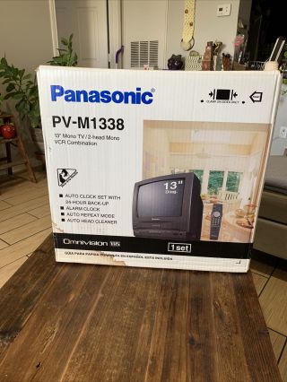 Panasonic Pv - M1338 13” Mono Tv / 2 - Head Mono Vcr Combination With Omnivision Vhs