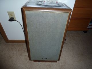 Advent Loudspeakers - Vintage Model 4002 Very & Sound