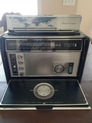 Vintage Zenith Royal D7000y Trans - Oceanic 11 - Band Solid State Radio W/guide