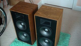 klipsch speakers KG 3.  2 Floor standing Speakers 6