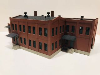 N Scale Walthers Cornerstone Factory / Depot Built Up