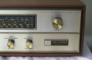 Fisher R 200 - B Am Fm Shortwave Tuner With Wooden Cabinet