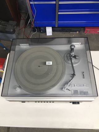 Yamaha Yp - D6 Turntable Direct Drive Auto Return With Dust Cover