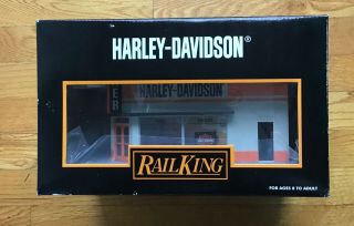 Rail King 30 - 90266 Harley Davidson Single Story Opposite Corner Store (ln)