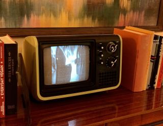 1975 Panasonic Portable Tv Avacado Green Tr - 729u Workng See Video Demo