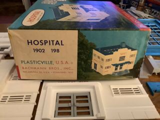 PLASTICVILLE 1902 HTF BOX - HOSPITAL O/B FURNITURE & 2ND FLOOR COMPLETE - O/S SCALE 2