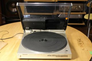 Technics Sl - 5 Linear Tracking Direct Drive Automatic Turntable