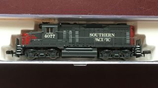 Life - Like N 7095 Southern Pacific Emd Gp20 Diesel Locomotive Sp 4077