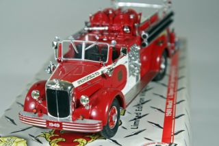 Corgi 1:50 Scale Die Cast Fire Engine - Us52803 1949 Mack L Open Cab