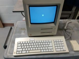 Vintage Apple Mac Macintosh Se Computer With Keyboard Mouse And Cables