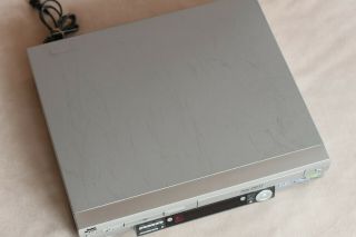 JVC HR - DVS3U VCR Mini DV SVHS Combo Player - Parts Only 3