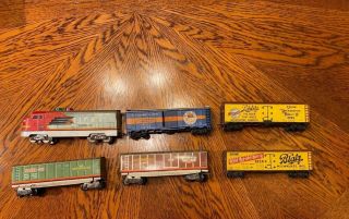 Battery Operated Santa Fe Tin Train Set With 6 Cars And Track