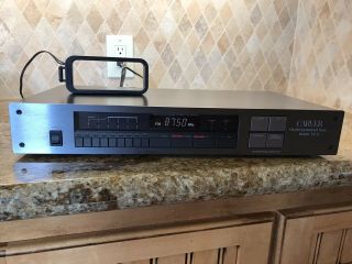 Carver Tx - 2 Fm/am Synthesized Tuner