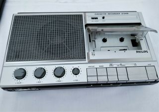 Vintage Philips D6410 Cassette Recorder. 2