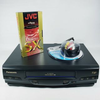 Panasonic Pv - V4020 Omnivision Vcr Vhs Player/recorder W Tape & Cables