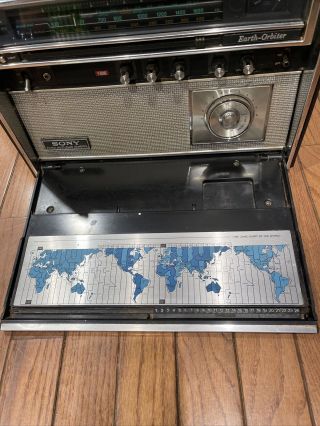 SONY AM/FM 10 Band Short Wave Radio Receiver CRF - 5100 Earth Orbiter 3