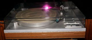 Yamaha YP - D6 Turntable with Dust Cover - but has an issue 3