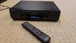 Sony Slv - 678hf Vhs/vcr Video Cassette Player With Remote