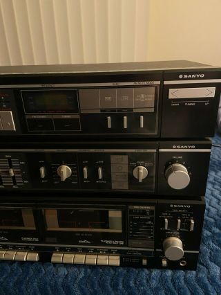 Sanyo Stereo Music System (turntable,  Radio Tuner,  Amplifier,  And Cassette Deck)