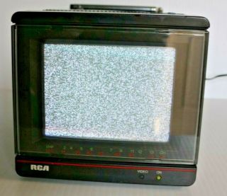 Vtg Rca Pvm050 Portable 5” Color Tv W Rca Input Ac/dc Classic Gaming 1986 Japan