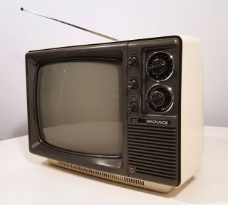 Magnavox Vintage Television Set 1980 12 " B&w Tv Retro White Cabinet Bk5520