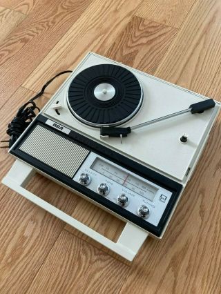 Vintage Rca Portable Record Player / Turntable With Radio (model Vpb1403)