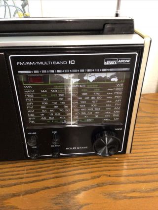 Vintage Montgomery Wards Airline Solid - State Multiband IC Radio GEN - 1475A Great 2