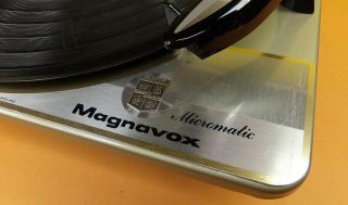 Vintage 1960 ' s MAGNAVOX Stereo Console TURNTABLE Record Player Phonograph 3