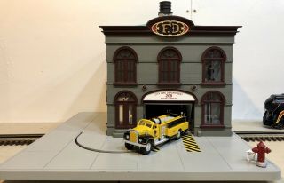 Mth 30 - 9112 Operating Firehouse