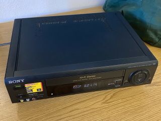 SONY VHS VCR PLAYER RECORDER SLV - 685HF 2