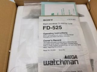 Vintage Sony Mega Watchman Fd - 525 4.  5 " Black & White Tv Am/fm Rare White W/box