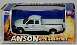 Anson Collectibles Die - Cast 1:43 Chevrolet Silverado 3500 Dually Pickup 80806