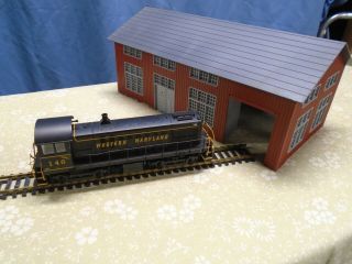 Bachmann Ho Western Maryland Switcher (issues) And Train House (ho/n Scale?)
